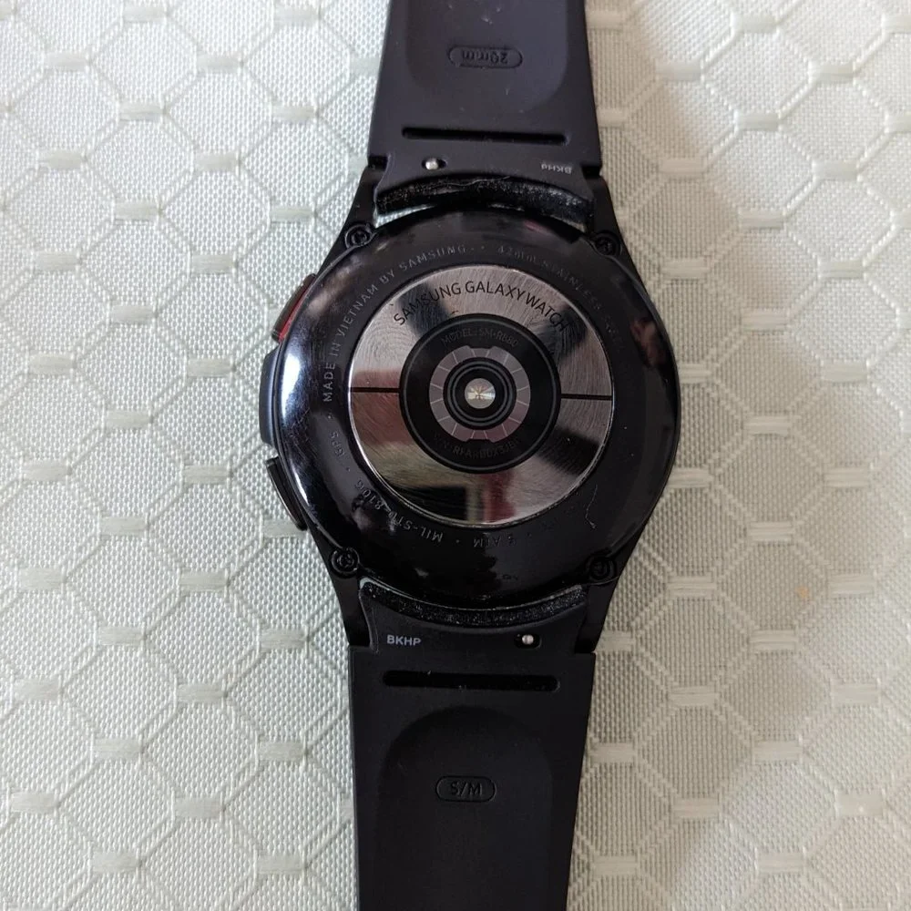 Samsung Galaxy Watch 4 Classic BT 42mm Smartwatch - Black